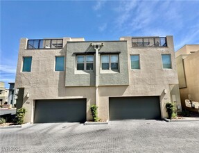 11287 Gravitation Dr in Las Vegas, NV - Building Photo - Building Photo