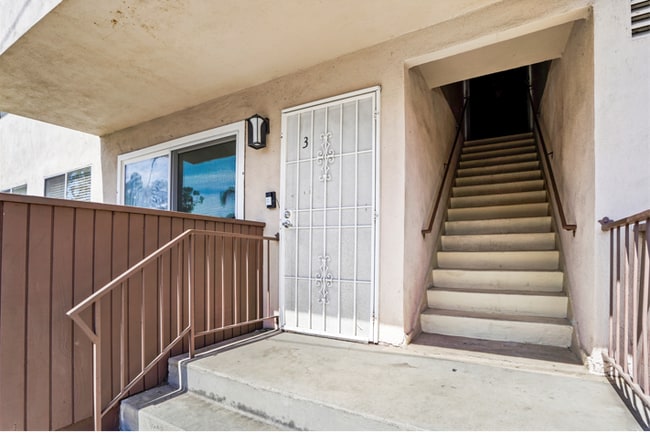 10225 Regent St in Los Angeles, CA - Foto de edificio - Building Photo