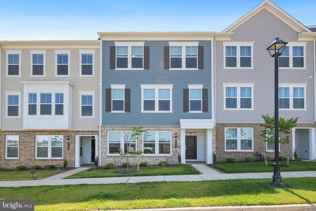 property at 1743 Riverbluff Ave