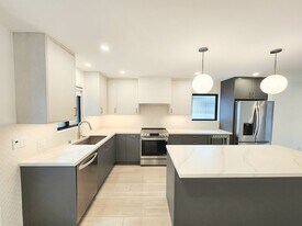 975 Palm Ave in San Mateo, CA - Building Photo