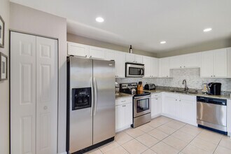 6125 Eaton St in Royal Palm Beach, FL - Building Photo - Building Photo