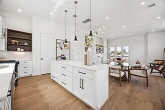 2810 Mills St in Houston, TX - Foto de edificio - Building Photo