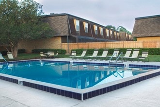 Villas at Pinecrest in Orlando, FL - Building Photo - Building Photo