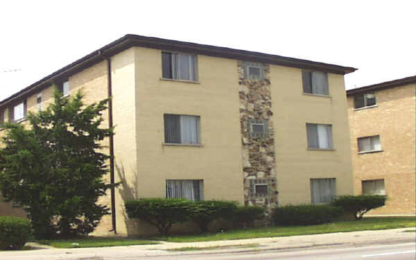 8541 Grand Ave in River Grove, IL - Foto de edificio