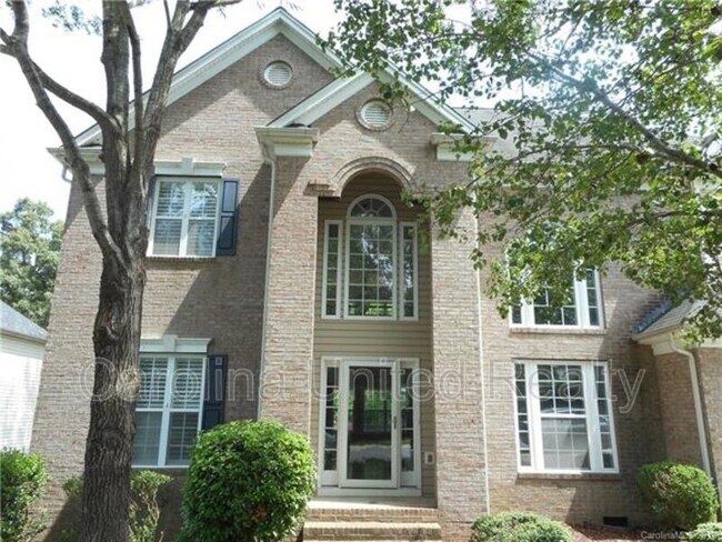 11017 Valley Spring Dr in Charlotte, NC - Building Photo - Building Photo