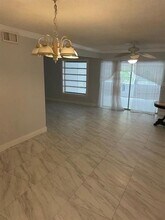 355 Sunshine Dr in Coconut Creek, FL - Building Photo - Building Photo