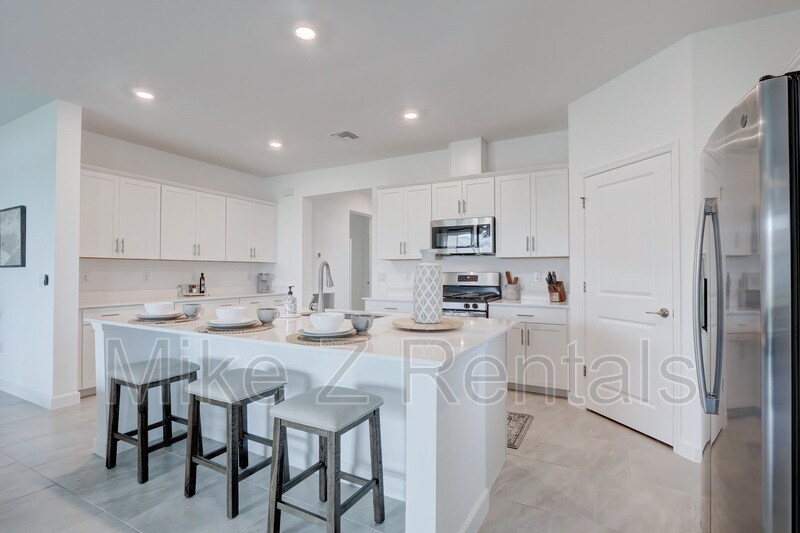 18315 Ridgeline Dr in Estero, FL - Building Photo