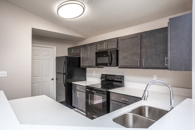 Walden Landing Apartment Homes in Hampton, GA - Foto de edificio - Interior Photo