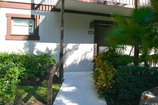 11863 Wimbledon Cir in Wellington, FL - Building Photo