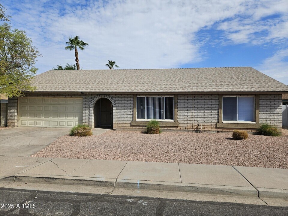 1560 W Keating Ave in Mesa, AZ - Building Photo