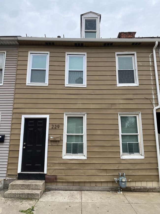 property at 229 Walnut St