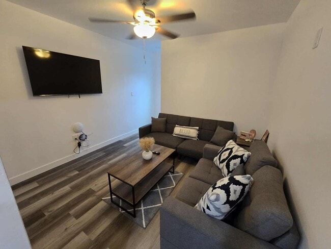 536 R Ave in National City, CA - Building Photo - Building Photo