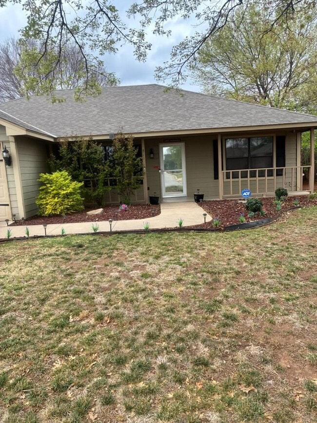 811 Huddleston Dr in Cache, OK - Building Photo - Building Photo