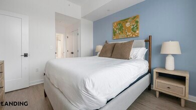 1215 N Fayette St, Unit 206 in Alexandria, VA - Foto de edificio - Building Photo