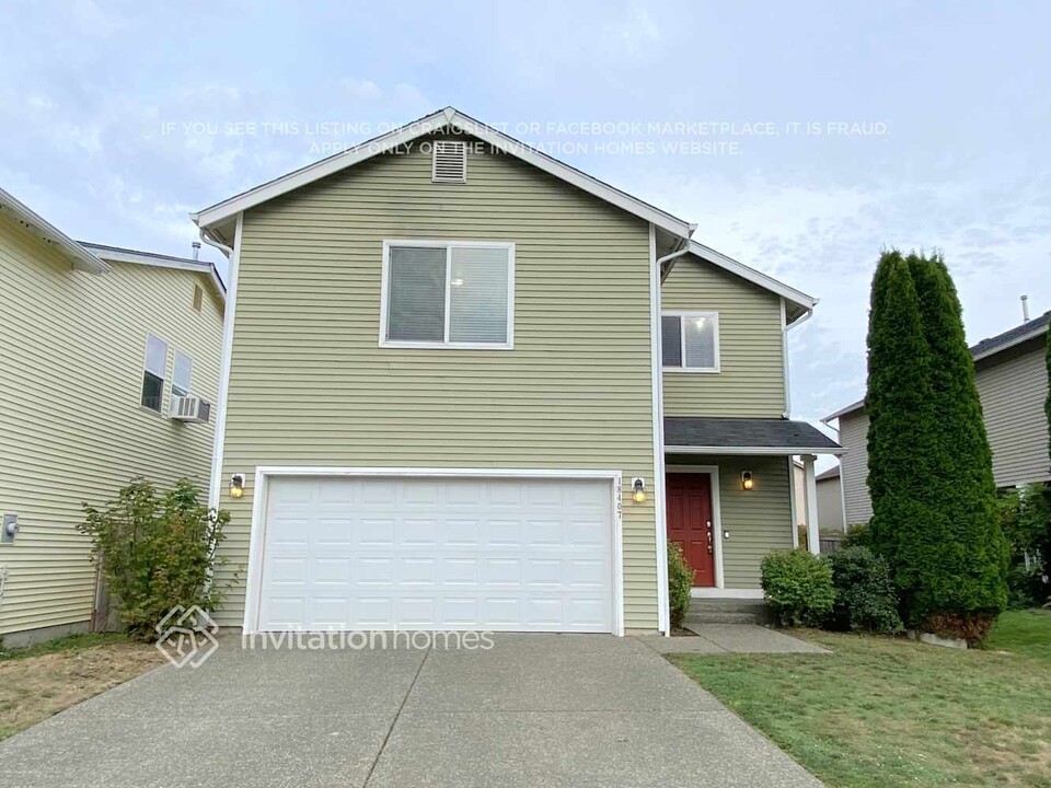 18407 94th Ave Ct E in Puyallup, WA - Foto de edificio