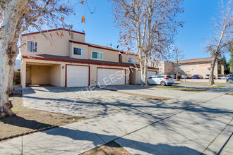 16459 Joy St in Lake Elsinore, CA - Foto de edificio - Building Photo