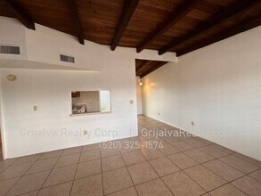 2016 N Madelyn Ave in Tucson, AZ - Building Photo - Building Photo