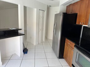 11111 SW 10th St in Pembroke Pines, FL - Building Photo - Building Photo