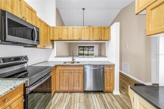 8415 Gardens Cir in Sarasota, FL - Building Photo - Building Photo