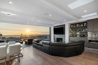 1737 Manhattan Ave in Hermosa Beach, CA - Building Photo - Building Photo