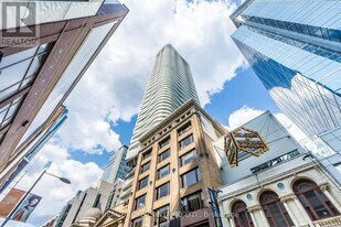 197 Yonge St in Toronto, ON - Building Photo