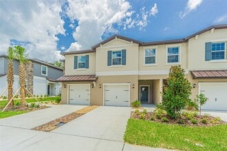 10210 Trumpet Honeysuckle Wy in San Antonio, FL - Building Photo - Building Photo