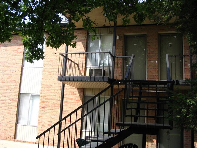 2601 Hillsboro Pike, Unit Villager Condominiums in Nashville, TN - Building Photo - Building Photo