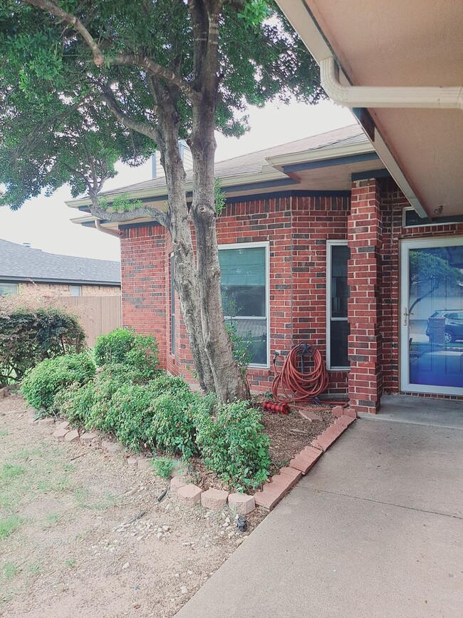 205 Dodge Trail in Keller, TX - Building Photo - Building Photo
