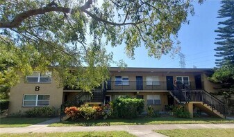 2500 Harn Blvd in Clearwater, FL - Building Photo