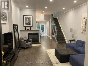 89 A Gloucester St in Toronto, ON - Building Photo - Building Photo