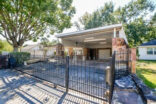 6625 Underhill St in Houston, TX - Building Photo