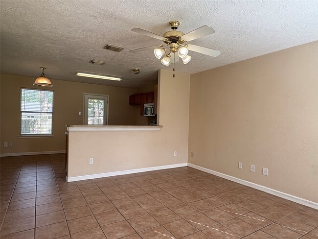 14129 Broken Arrow Dr in Willis, TX - Building Photo - Building Photo