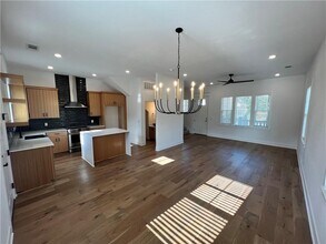 5460 Hackett St in Springdale, AR - Building Photo - Building Photo