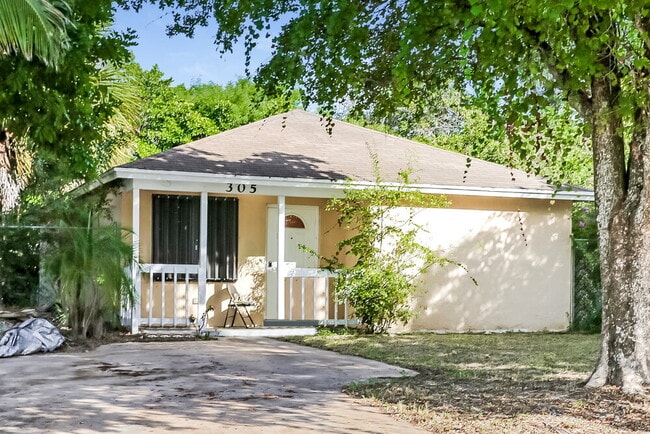 property at 305 SW 7th Ave