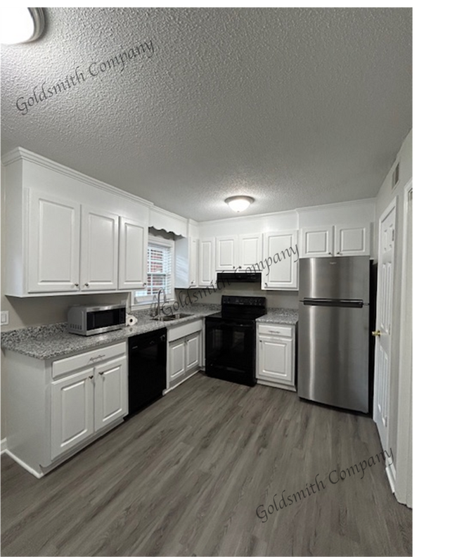 501 Edwards Rd-Unit -Wildaire Merry Oaks Condominiums in Greenville, SC - Building Photo - Building Photo