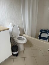 25 NW 48th Pl in Miami, FL - Building Photo - Building Photo