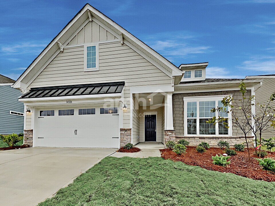 14326 Hugh Dixon Way in Huntersville, NC - Building Photo
