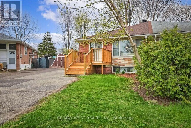 277 Silverbirch Dr in Newmarket, ON - Building Photo - Building Photo