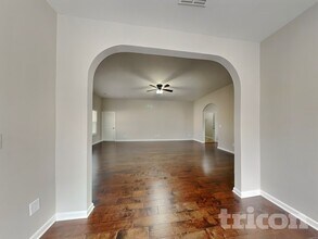 616 Fredericksburg Dr, Unit E101 in Gallatin, TN - Foto de edificio - Building Photo