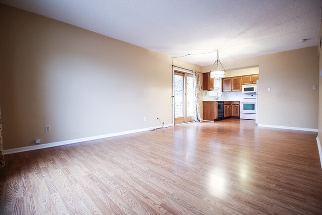 306 Orchard Cir in Manhattan, KS - Building Photo - Building Photo