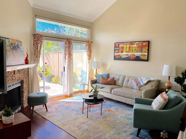 47 Sandalwood in Laguna Hills, CA - Building Photo - Building Photo