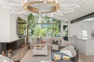 1001 E Cooper Ave in Aspen, CO - Building Photo