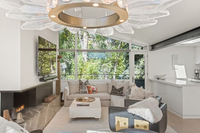 property at 1001 E Cooper Ave