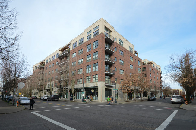 Riverstone Condominiums in Portland, OR - Building Photo - Building Photo