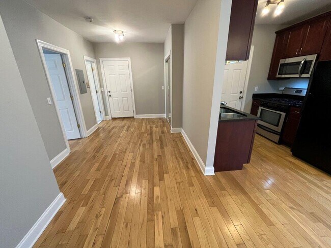 4564 W George St in Chicago, IL - Building Photo - Building Photo