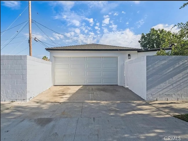 property at 1319 E 57th St