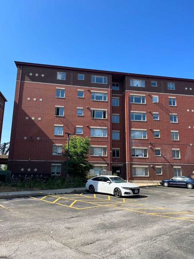 property at 231 W 18th St