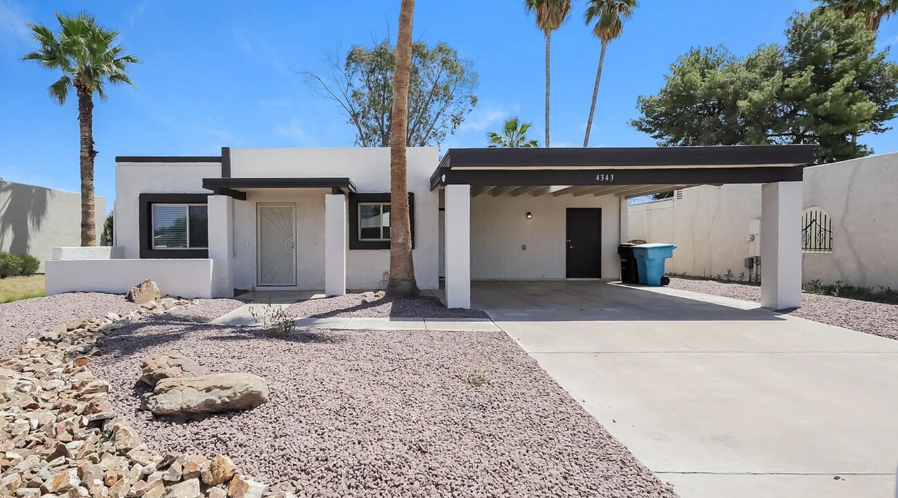 4343 N 106th Ave in Phoenix, AZ - Building Photo