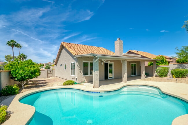 14481 N Kings Way in Fountain Hills, AZ - Foto de edificio - Building Photo