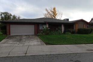 7374 Farm Dale Wy in Sacramento, CA - Building Photo